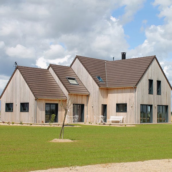 maison bois à l'architecture décomposée