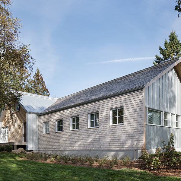 maison de vacances moderne en bois au Canada