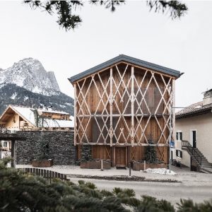 Maison en bois design en Italie façade